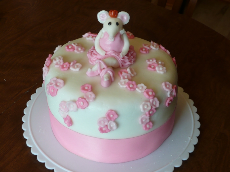 Angelina ballerina cakes