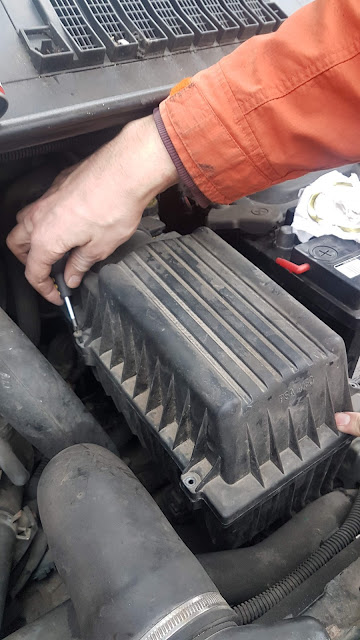 Air Filter Change Fiat Scudo, Dispatch, Expert