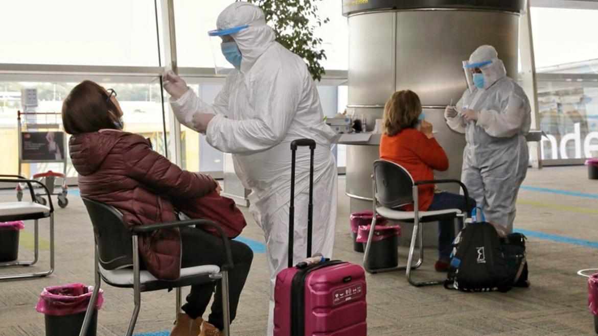 Confirmaron dos casos de coronavirus de la variante Delta en el Aeropuerto de Ezeiza