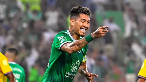 Que estreia! Firmino marca dois gols em dez minutos na Arábia Saudita