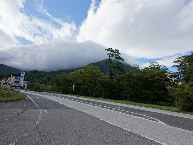 左手には県営大山第1駐車場があります