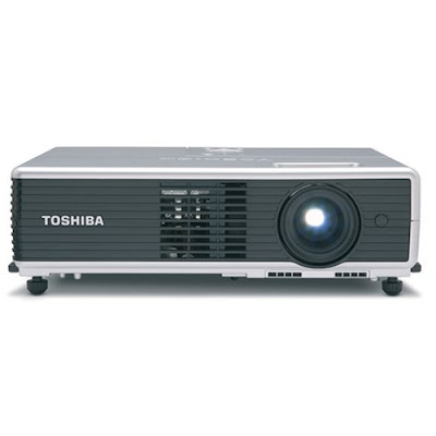 Toshiba TLP X100U LCD Projector