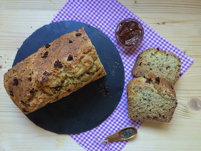 irish soda bread de tomillo y tomates secos receta