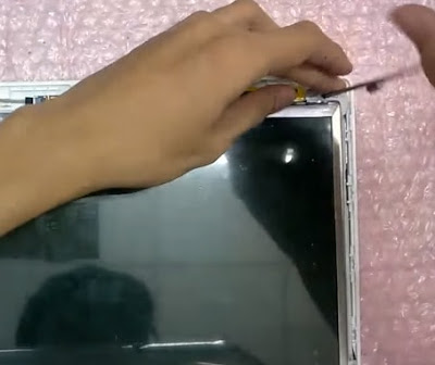 Cara Mudah Ganti LCD Laptop ASUS Dalam 5 Menit