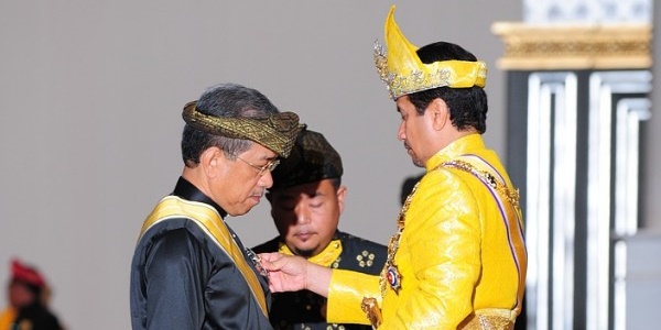 Beza Gelaran Dato Dan Datuk Malay Viral