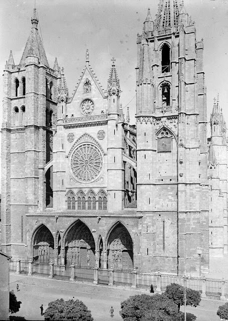 Catedral Gótica de la ciudad de León | Fotos Antiguas | Historia Leonesa | Vidrieras