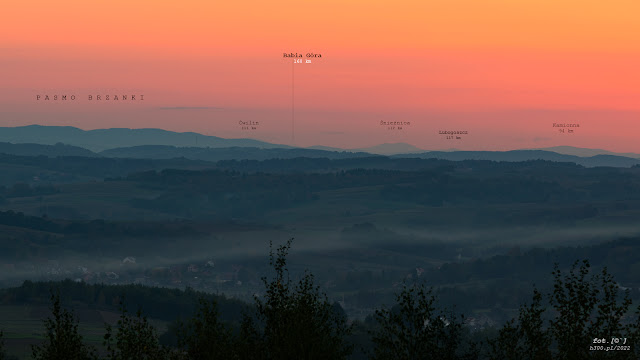 Babia Góra z Nawsia  - tego wieczoru pojawiła się dosłownie na kilka minut. (fot. 7.10.2022)