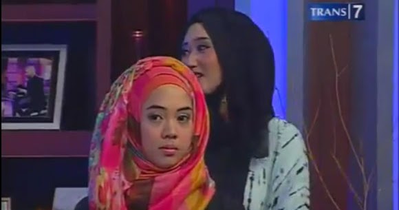 Tutorial Hijab Dian Pelangi VS Zaskia Adya Mecca