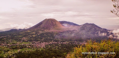 gunung strato volcano, gunung berapi aktif, gunung Lokon, gunung Empung, kawah Tompaluan, kota Tomohon, hiking and camping, my travel adventure, tips liburan, geowisata, visit manado, my indonesia