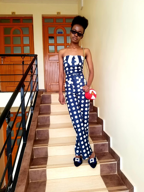 How To Wear A Polka Dot Jumpsuit Outfit Casually