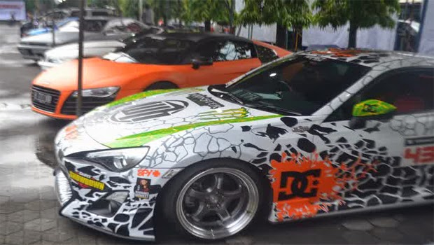 Otomotif Adu Gaya Modifikasi Mobil Ekspodeday