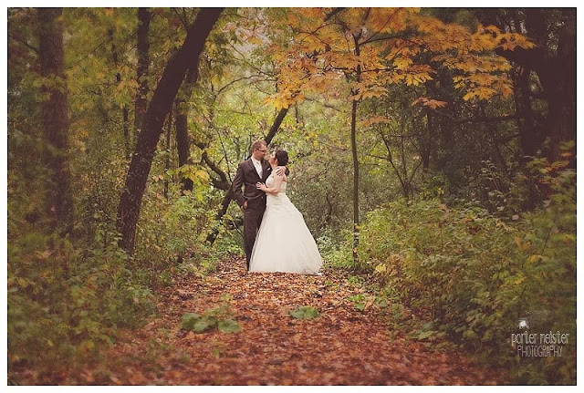 photo of bride and groom fall colors