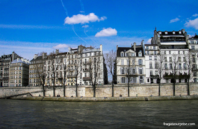 Passeio às margens do Sena, Paris