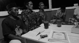 Orang tua yang kembali Ngaji