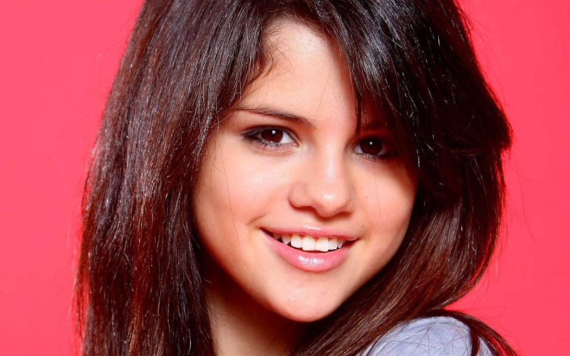 Selena Gomez Widescreen HD Wallpaper 11