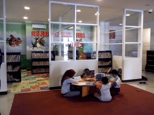 Ruang Koleksi Anak di Perpustakaan Umum Kota Surabaya