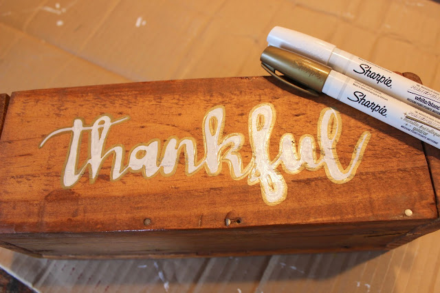 DIY Thankful Wood Centerpiece,Thankful Wood Centerpiece, DIY Wood Centerpiece, Wood Centerpiece, DIY Centerpiece, Thankful centerpiece, centerpiece, fall decor, fall home decor, paint pen craft, paint pens