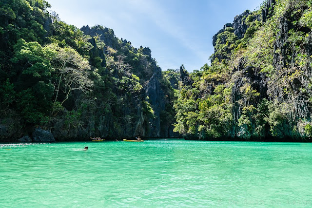 Small-Lagoon-Miniloc-Archipel-de-Bacuit-Palawan-Philippines