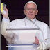 El Papa regaló evangelios de bolsillo