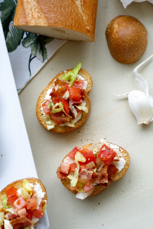 BLT Bruschetta with Goat Cheese Mayo | thetwobiteclub.com