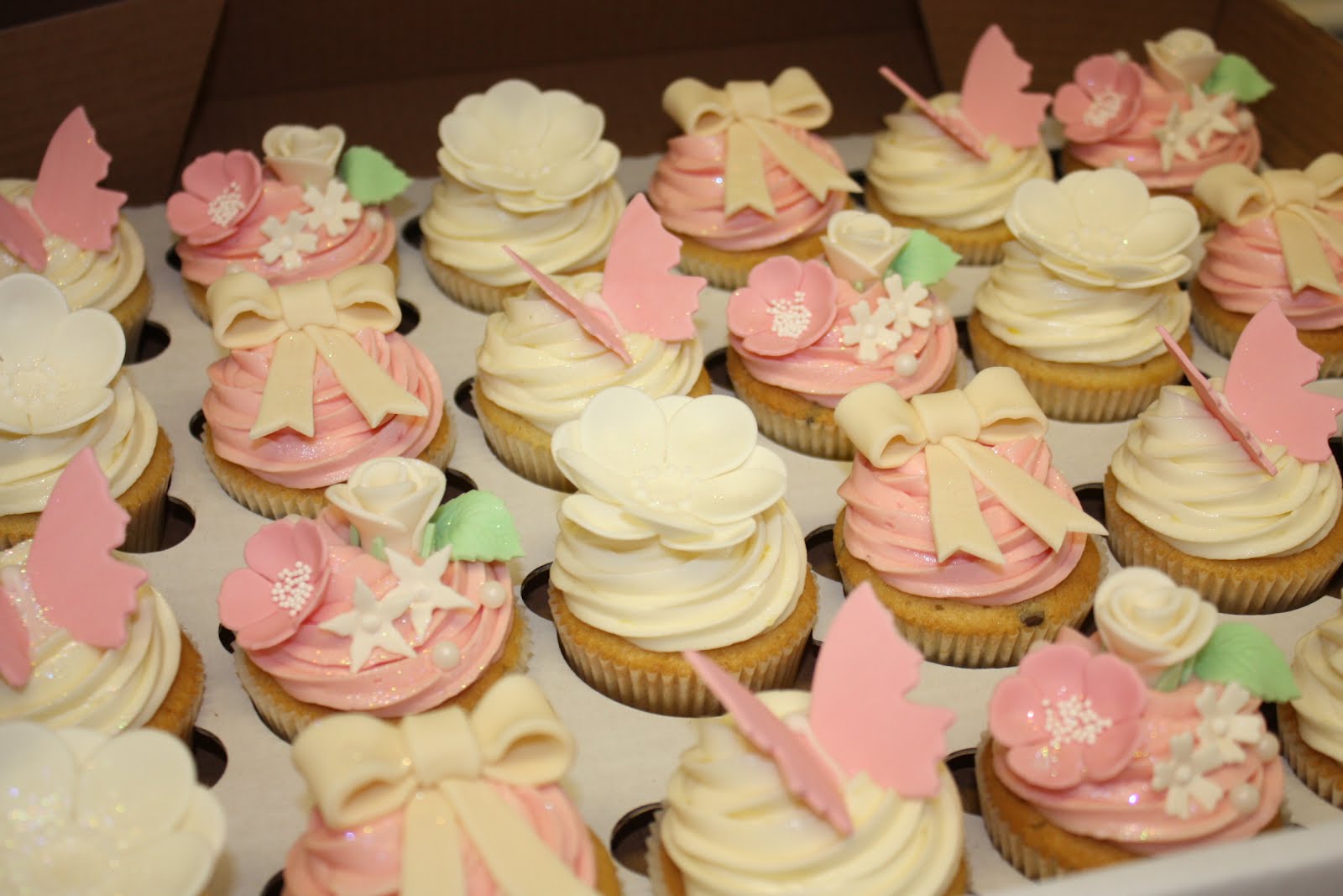 Vintage The Little of wedding cupcakes vintage House pictures Cupcakes: