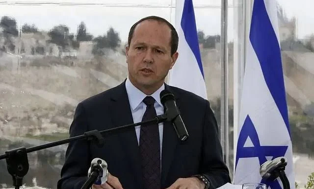 وزير إسرائيلي يهدد بمحو إيران من على وجه الأرض