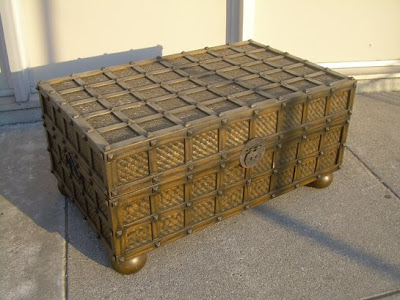 Trunk Coffee Table on Uhuru Furniture   Collectibles  Sold   Trunk   Coffee Table    120