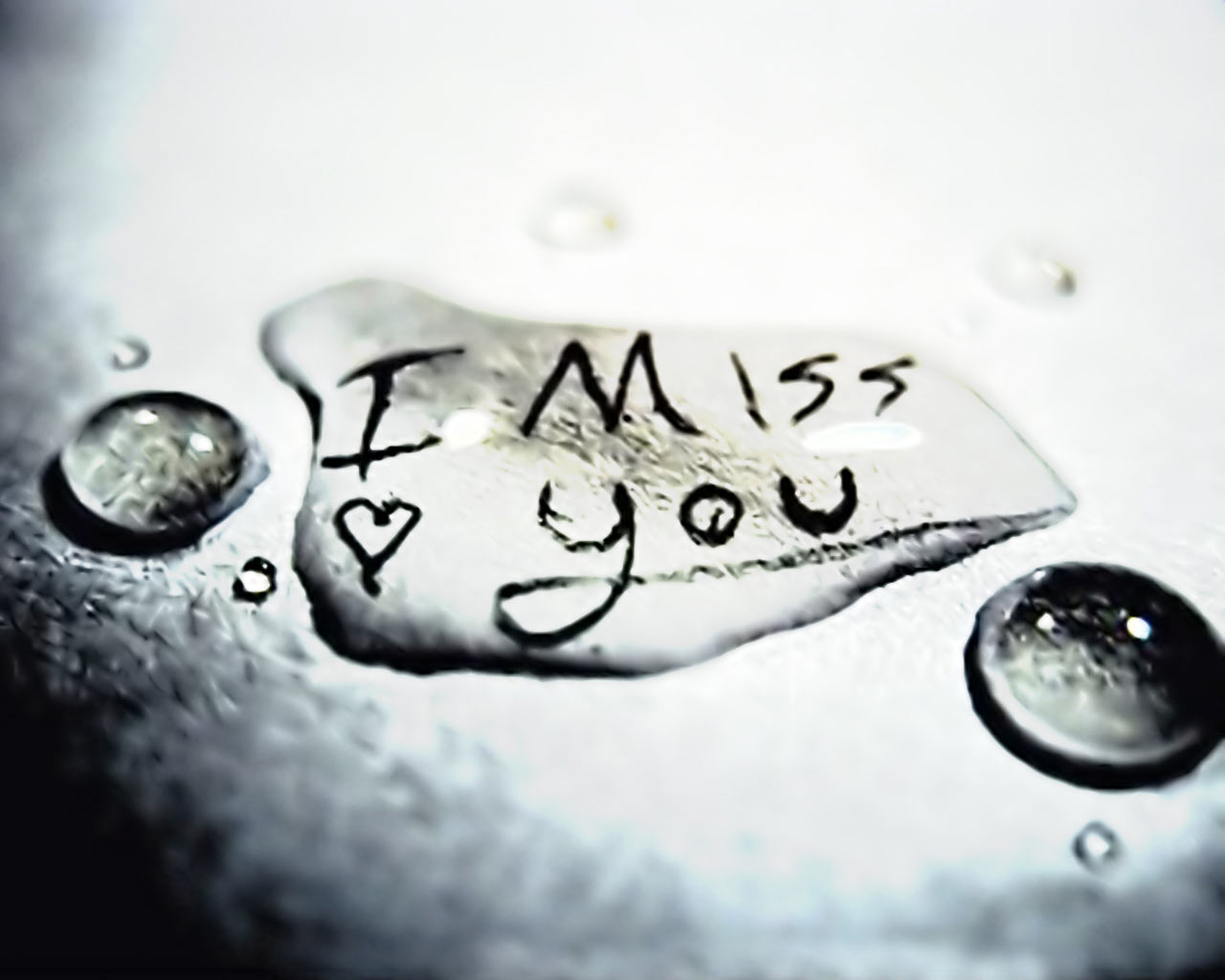 WELCOME TO MY BLOGG***: I MISS U WALLPAPER****