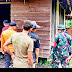 Babinsa Koramil 01 Sikabaluan Serda Saut Manurung monitoring wilayah binaanya pasca gempa 6,4 di Simalegi Kec Siberut Barat Kab Kep Mentawai