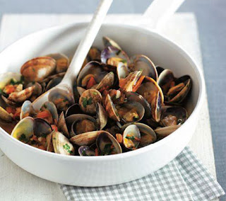 Clams with tomatoes