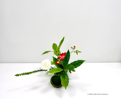 Ikebana-jiyuka-freestyle-wabisabi-escoladikebana