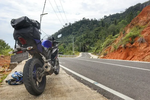 Foto Motor Keren di Kawasan Wisata Puncak Mandeh, Raja Ampatnya Sumatera