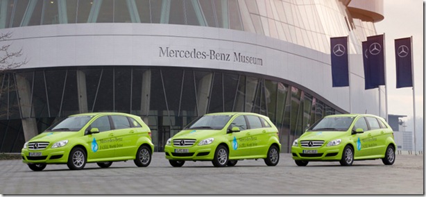 Mercedes-Benz F-CELL World Drive: Drei Mercedes-Benz B-Klasse F-CELL mit
Brennstoffzellenantrieb fahren ab dem 30. Januar 2011 von Stuttgart aus in
125 Tagen emissionsfrei einmal um den Globus und demonstrieren technische
Reife und Alltagstauglichkeit von Elektrofahrzeugen mit Brennstoffzelle.

Mercedes-Benz F-CELL World Drive: Starting on January 30, 2011 in Stuttgart
(Germany), three Mercedes-Benz B-Class F-CELL with fuel cell drive will be
driving around the globe with zero emissions in 125 days. The objective is
to demonstrate that electric vehicles equipped with fuel cell are
technically mature and suitable for everyday use.