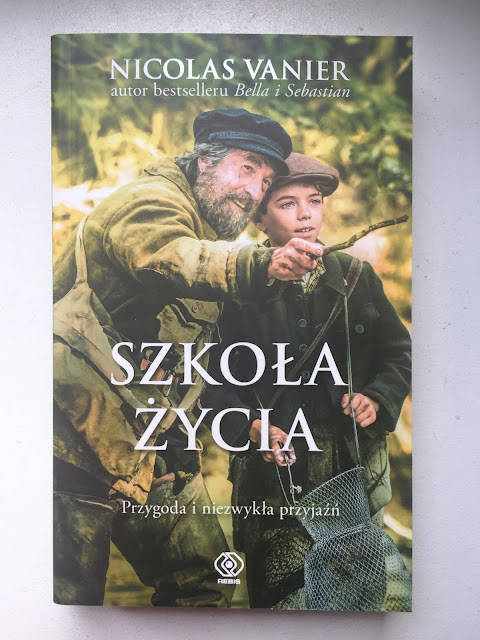 Recenzje #112 - "Szkoła życia" - okładka książki pt. "Szkoła życia" - Francuski przy kawie