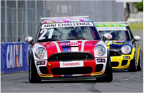 Race 1 Patrick Gon alves fatura a 1 bateria da Mini Challenge