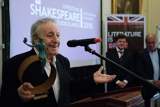  Tras su aporte a la cultura Roberto Carnaghi recibió el Premio Shakespeare