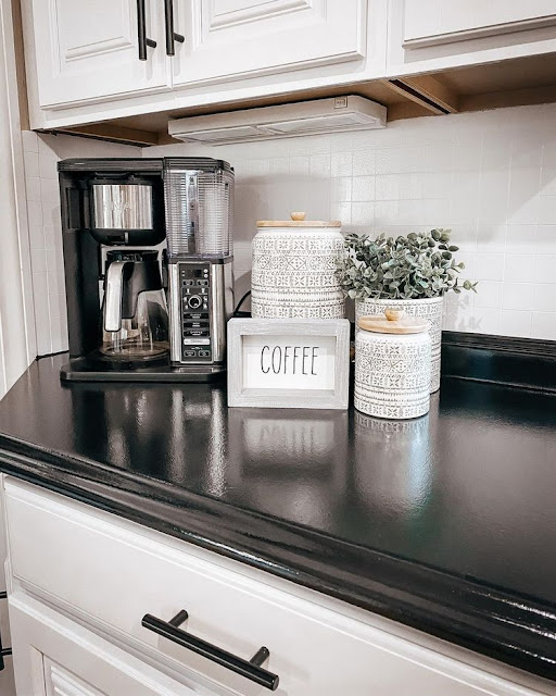 Ideas for a Black Countertop