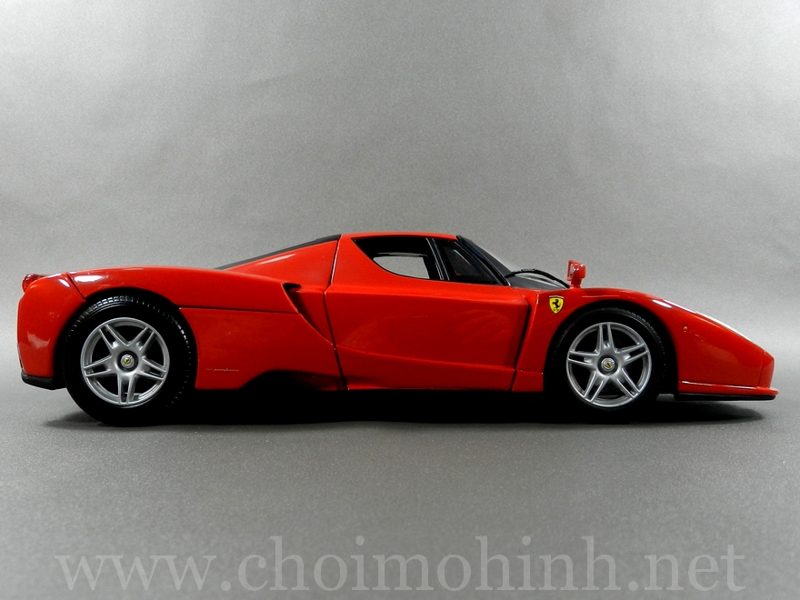 Ferrari Enzo 1:18 Hot Wheels side