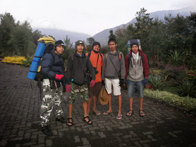 gunung_gede_pangrango_basecamp_telaga_biru_kandang_badak_tanjakan_setan_puncak_air_panas_cibodas