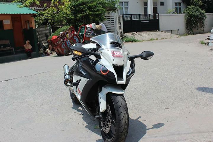 BURSA MOGE BEKAS Dijual Kawasaki ZX10R JAKARTA LAPAK 