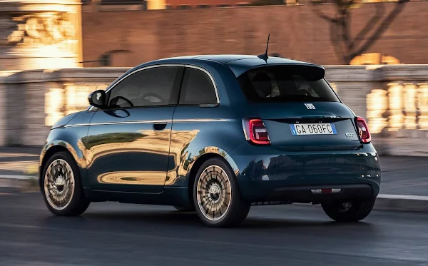 Novo Fiat 500E 2023