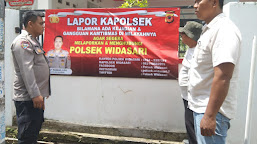 Bhabinkamtibmas Polsek Widasari Pasang Spanduk “Lapor Pak Kapolsek”