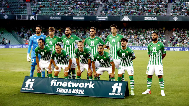 REAL BETIS BALOMPIÉ. Temporada 2021-22. Rui Silva, Juan Miranda, Borja Iglesias, Víctor Ruiz, Edgar, Fekir. Juanmi, Andrés Guardado, Sergio Canales, Montoya y Rodri. REAL BETIS BALOMPIÉ 1 CÁDIZ C. F. 1. 20/08/2021. Campeonato de Liga de 1ª División, jornada 2. Sevilla, estadio Benito Villamarín. GOLES: 0-1: 11', Negredo, de penalti. 1-1: 22', Juanmi.