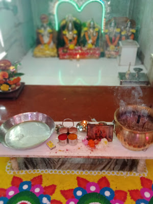 Navalai Pavnai Jakadevi Bharadi and Maheshwar are the idols in temple.
