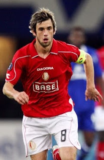 Steven Defour, Targeted ManUtd, Standard liege, Midfielder 