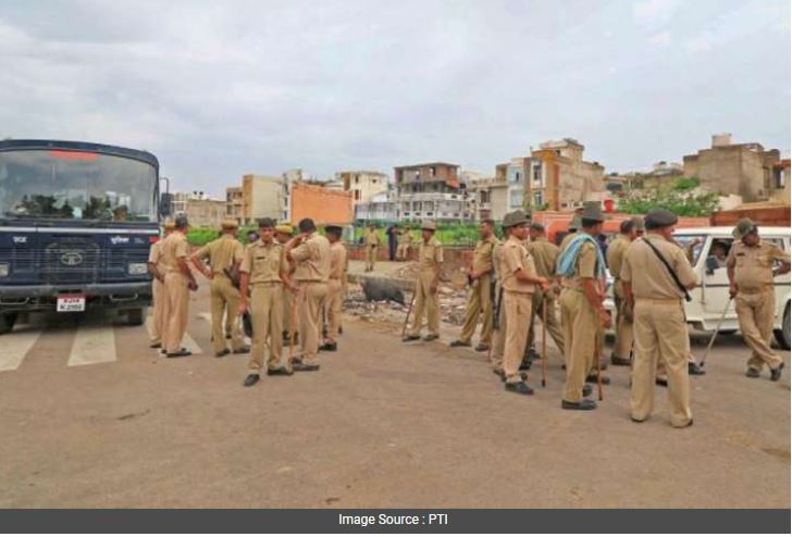 राजस्थान के बरन में दो समुदायों में चाकूबाजी की घटना को लेकर भडकी हिसा 