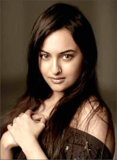 Bollywood Actress Sonakshi Sinha goes western chic for Nari's show