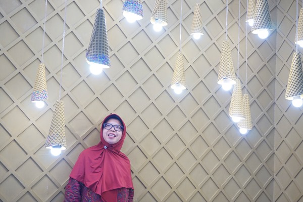 ice cream world jatim park 3, selfie, swafoto di ice cream world jatim park 3, woman with hijab