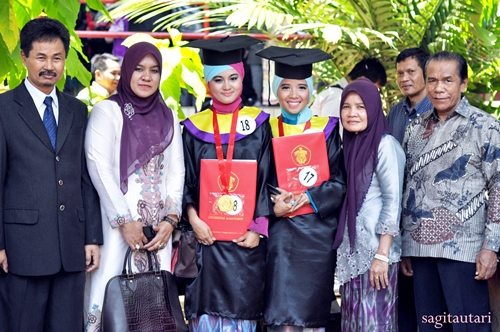 Inspirasi Baru 46 Contoh Baju  Seragam Keluarga Wisuda 