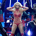 A Britney Spears se le rompe el sujetador en pleno concierto